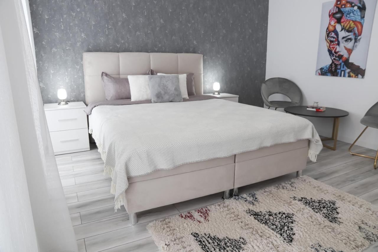 Stars Apartment Μπρασόβ Εξωτερικό φωτογραφία